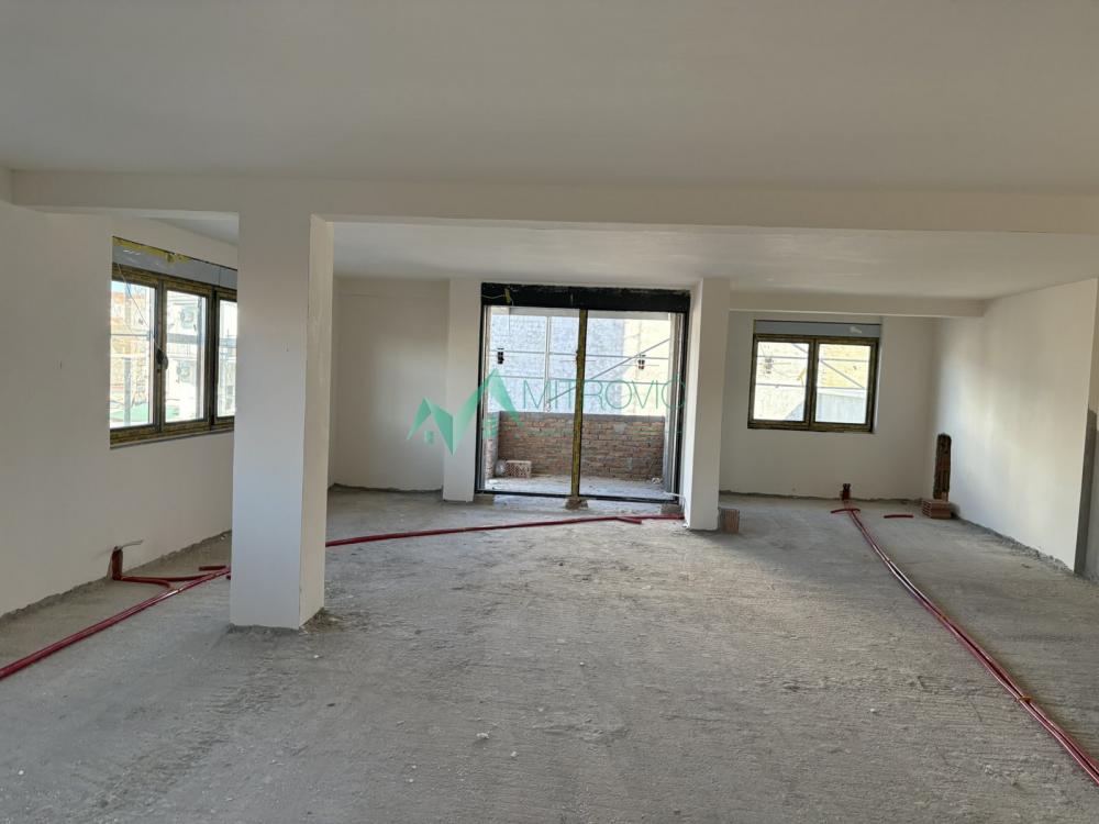 Slika 1 - Lux četvorosoban stan na Salajci-108m2