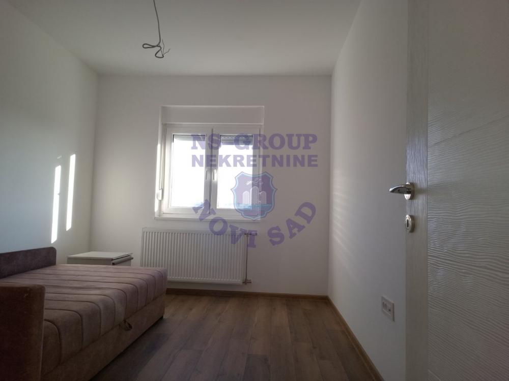 Slika 3 - Dvoiposoban, 58m2, Petrovaradin Novi Sad, sa terasom