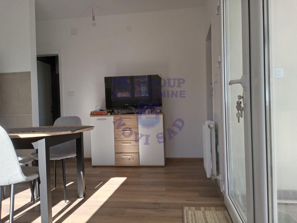 Slika 2 - Dvoiposoban, 58m2, Petrovaradin Novi Sad, sa terasom