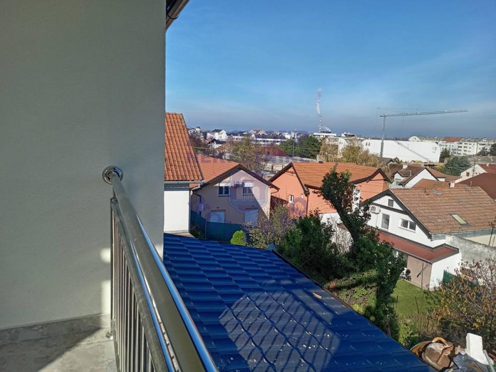 Slika 9 - Dvoiposoban, 58m2, Petrovaradin Novi Sad, sa terasom