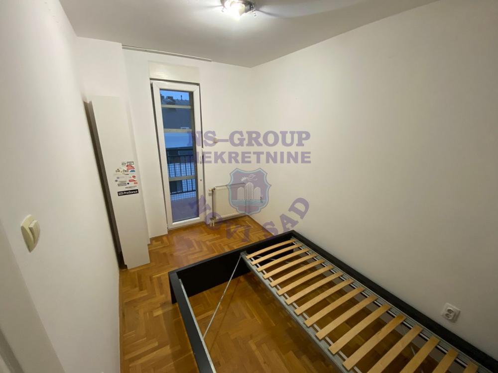 Slika 2 - Dvoiposoban, 51m2, Bulevar oslobođenja Novi Sad, sa terasom, ima lift