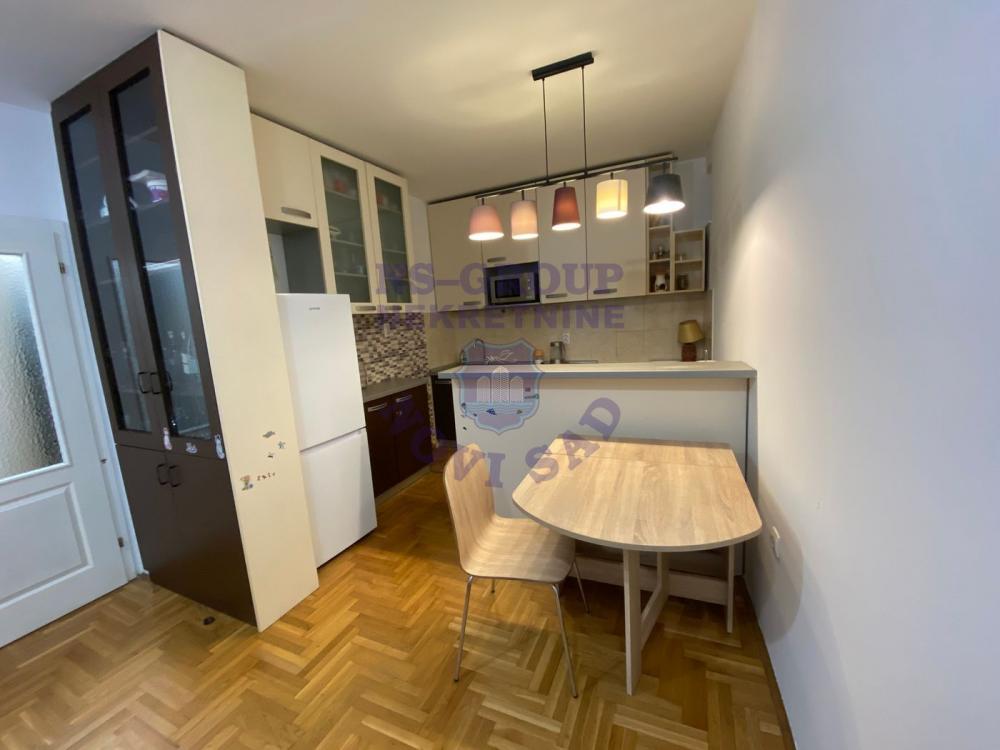 Slika 3 - Dvoiposoban, 51m2, Bulevar oslobođenja Novi Sad, sa terasom, ima lift