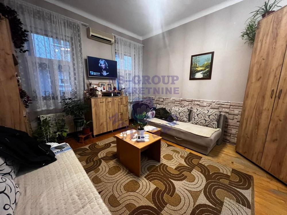 Glavna slika -Odlican jednosoban stan na Socijalnom!