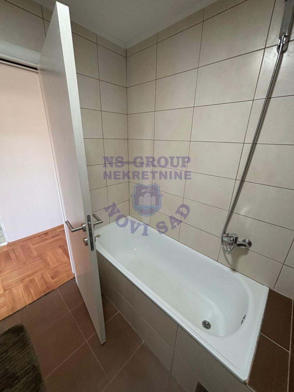 Slika 10 - Prodaja stana, 43m2, Novo naselje Novi Sad, sa terasom, ima lift