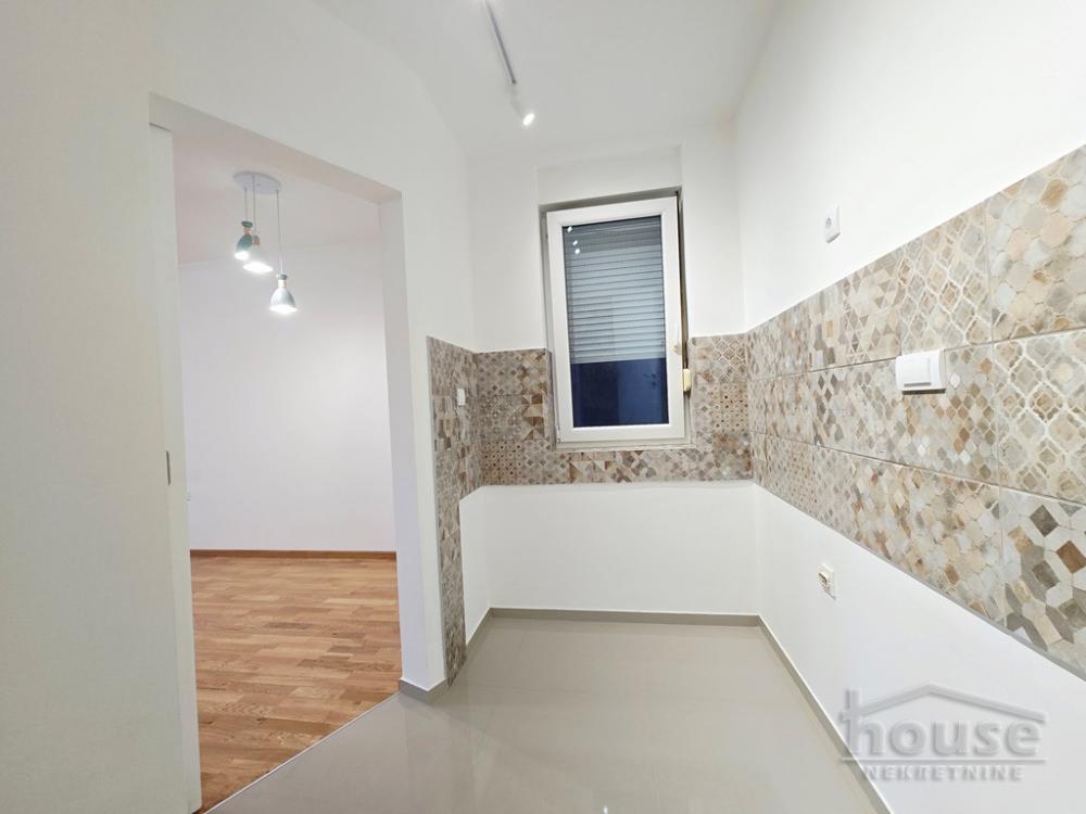 Slika 6 - Stan,NOVI SAD,NOVA DETELINARA,kv: 51.00, € 130000, ID: 1065424