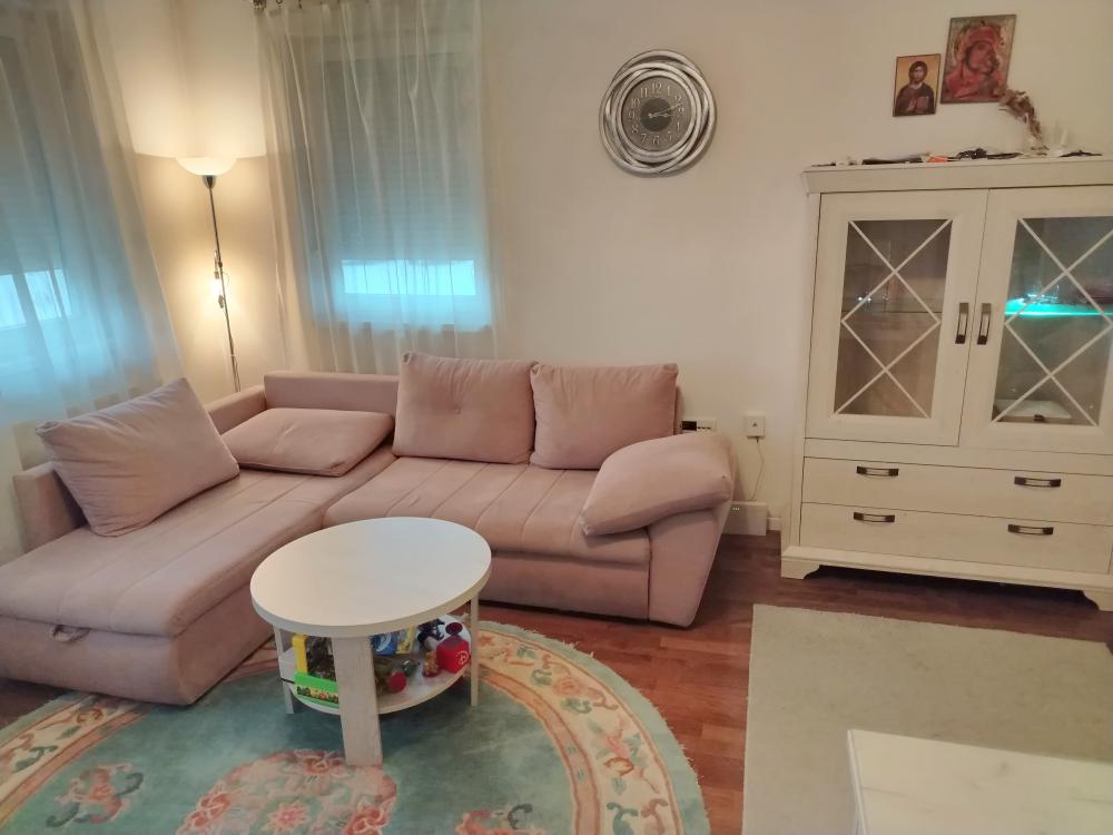 Slika 1 - Prodajem troiposoban stan moze i zamena za dvoiposoban