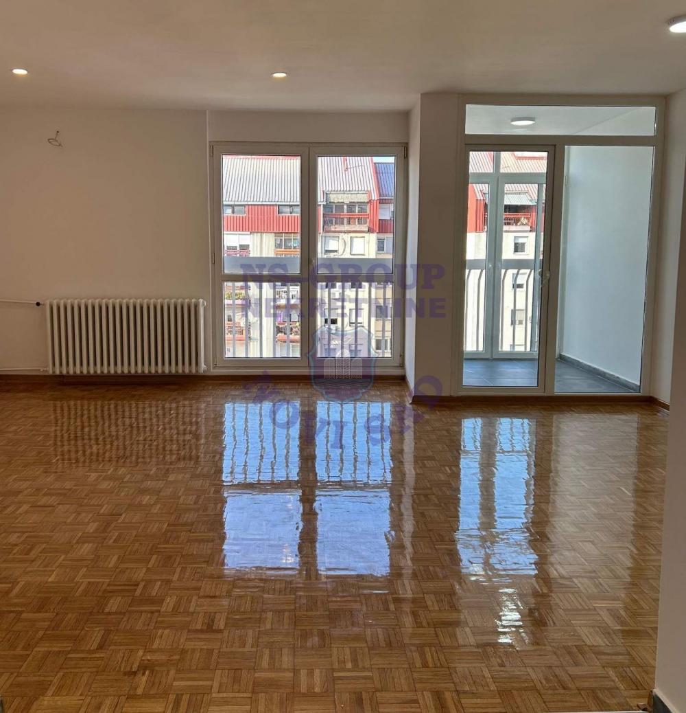 Slika 1 - Trosoban, 85m2, Liman 4 Novi Sad, sa terasom, ima lift