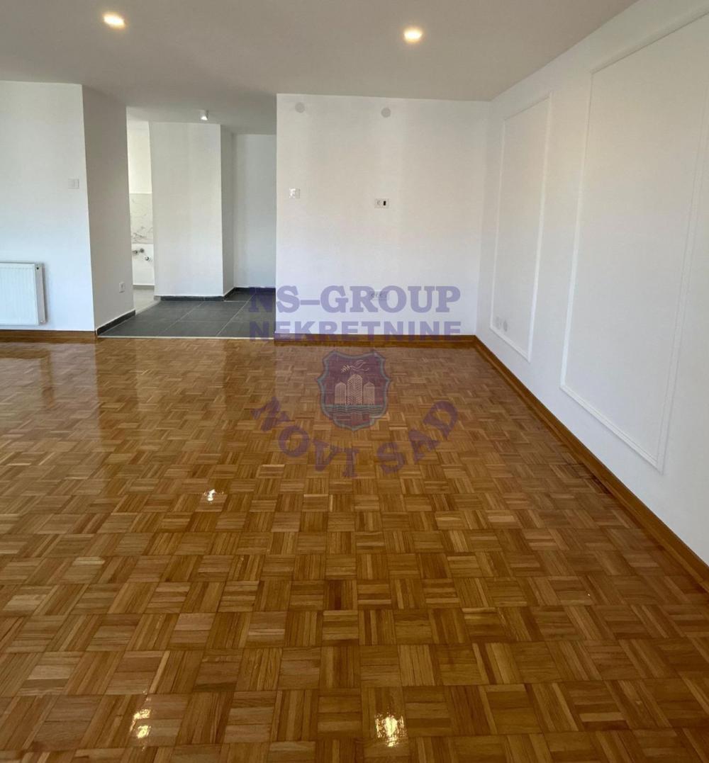 Slika 2 - Trosoban, 85m2, Liman 4 Novi Sad, sa terasom, ima lift