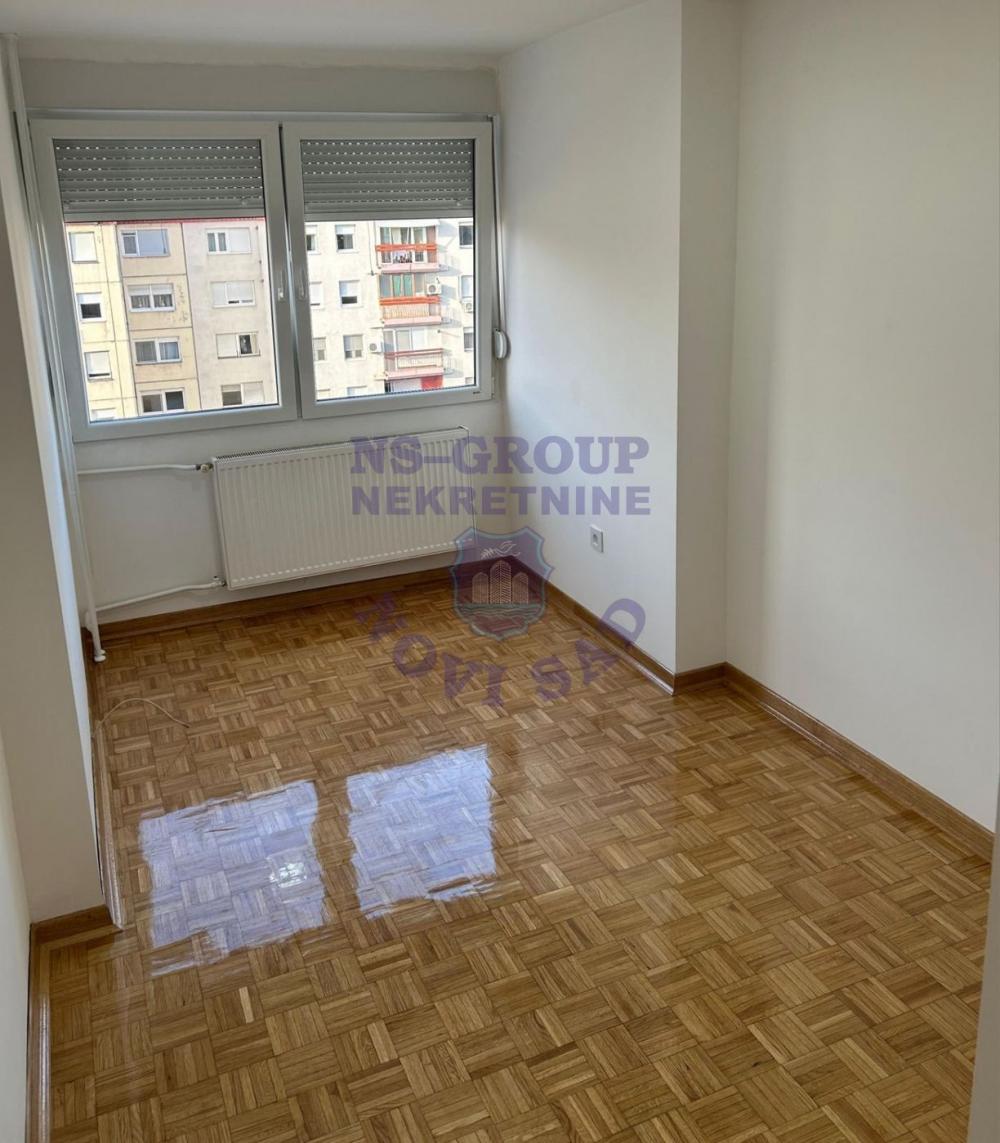 Slika 6 - Trosoban, 85m2, Liman 4 Novi Sad, sa terasom, ima lift