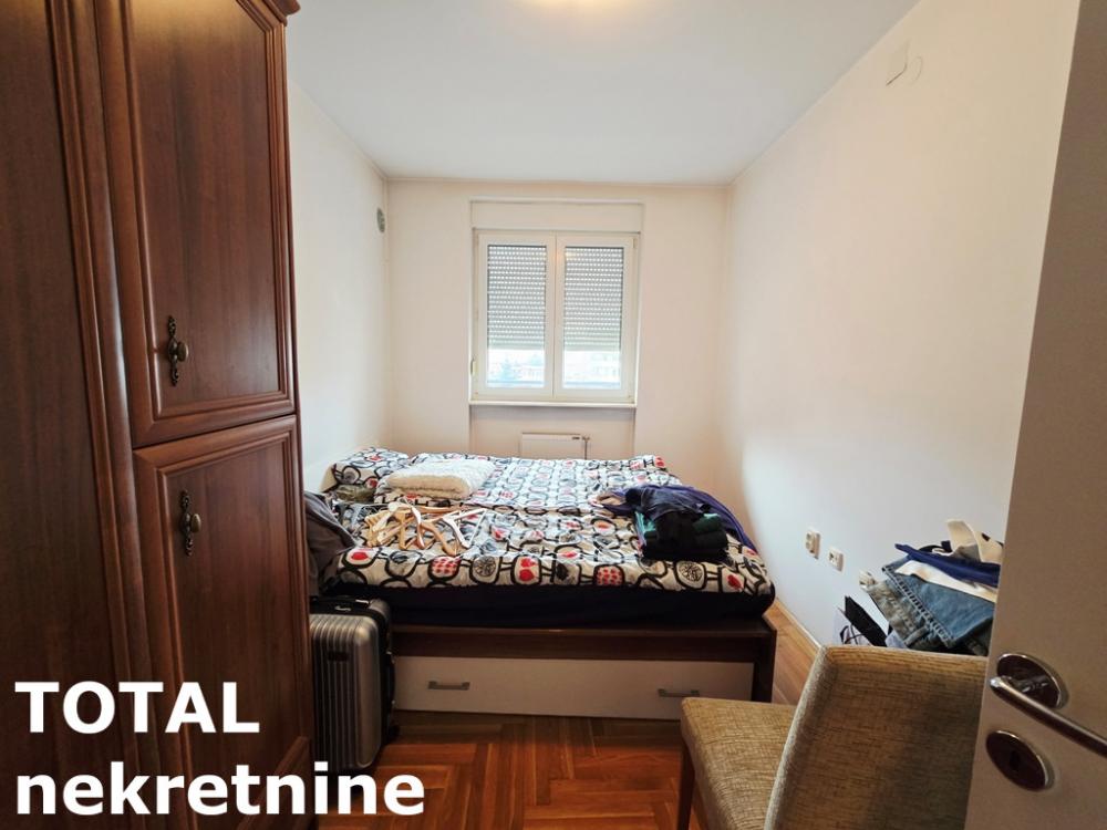 Slika 2 - Stan,NOVI SAD,CENTAR,kv: 44.00, € 120000, ID: 1101545