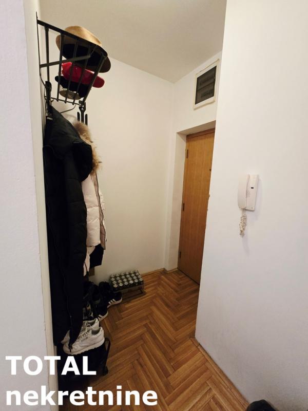 Slika 4 - Stan,NOVI SAD,CENTAR,kv: 44.00, € 120000, ID: 1101545