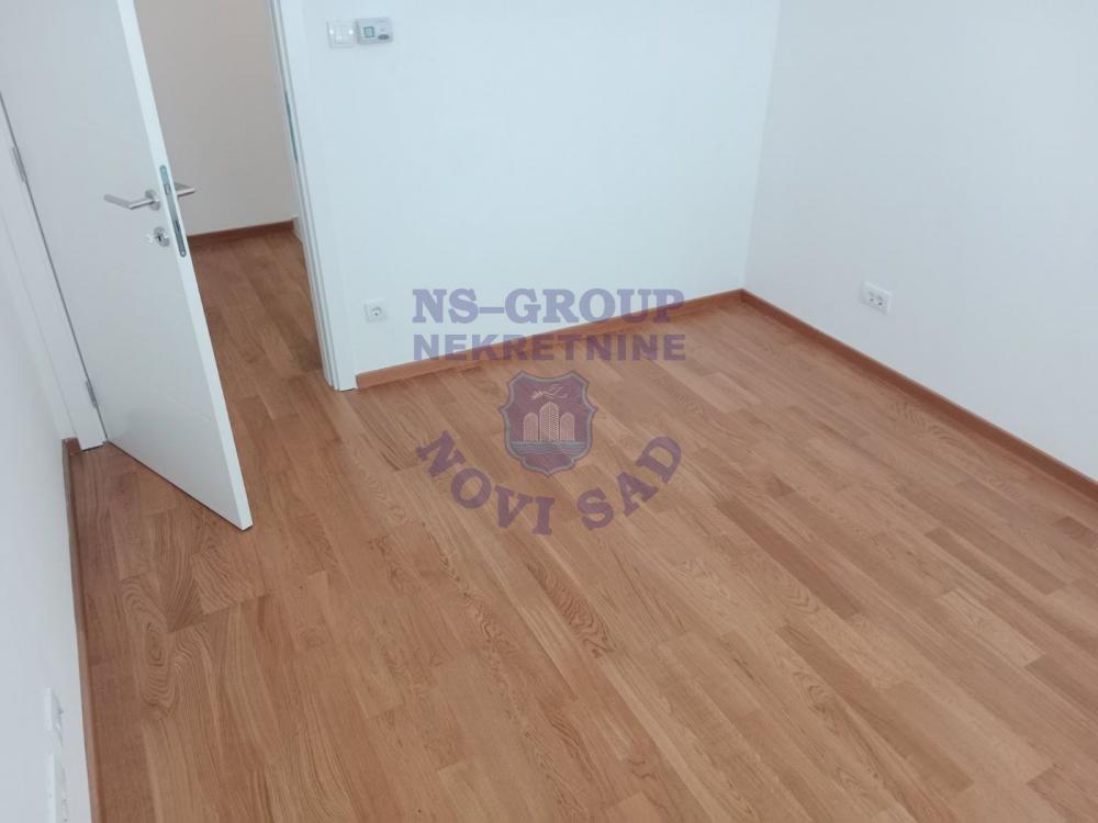Slika 2 - Dvosoban, 50m2, Bulevar patrijarha Pavla (Somborski bulevar) Novi Sad, sa terasom
