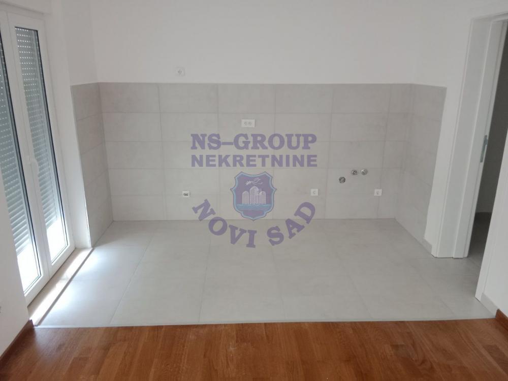 Slika 5 - Dvosoban, 50m2, Bulevar patrijarha Pavla (Somborski bulevar) Novi Sad, sa terasom