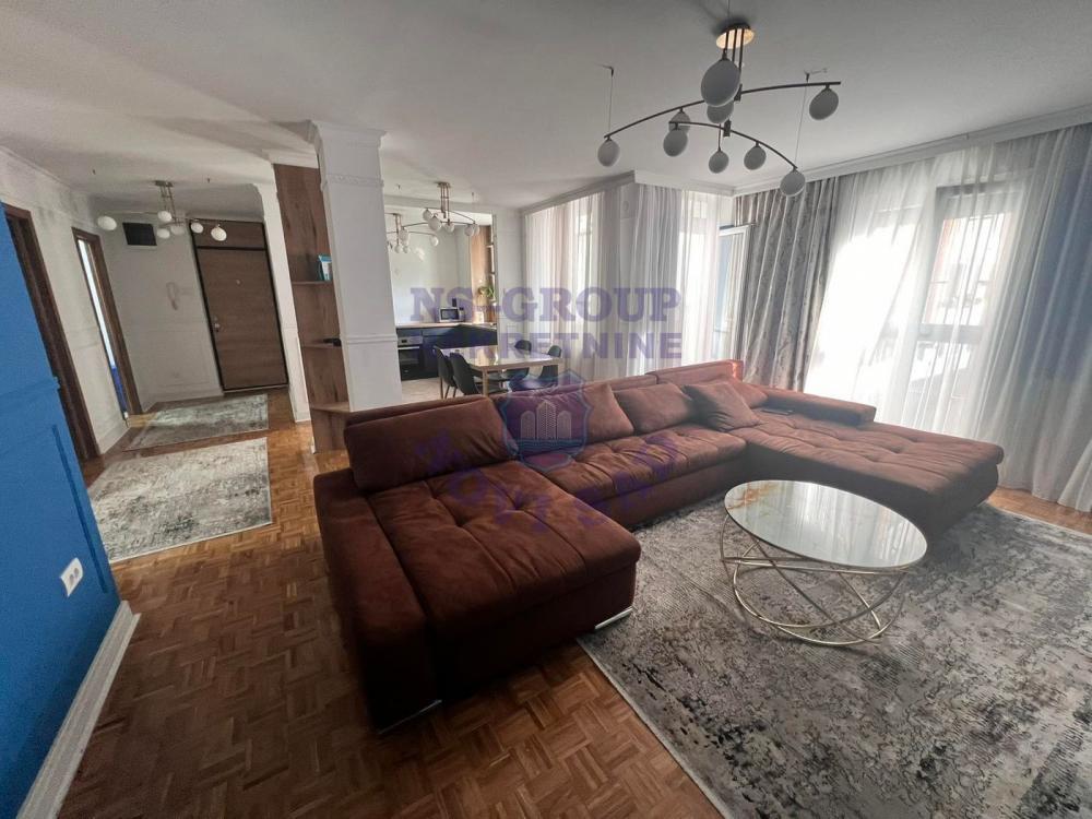 Glavna slika -Cetvorosoban stan Nova Detelinara š: 528010