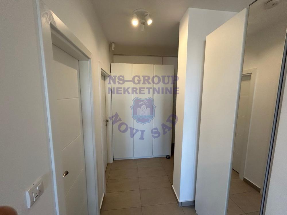 Slika 8 - Odlican cetvorosoban stan na Bulevaru Patrijarha Pavla!