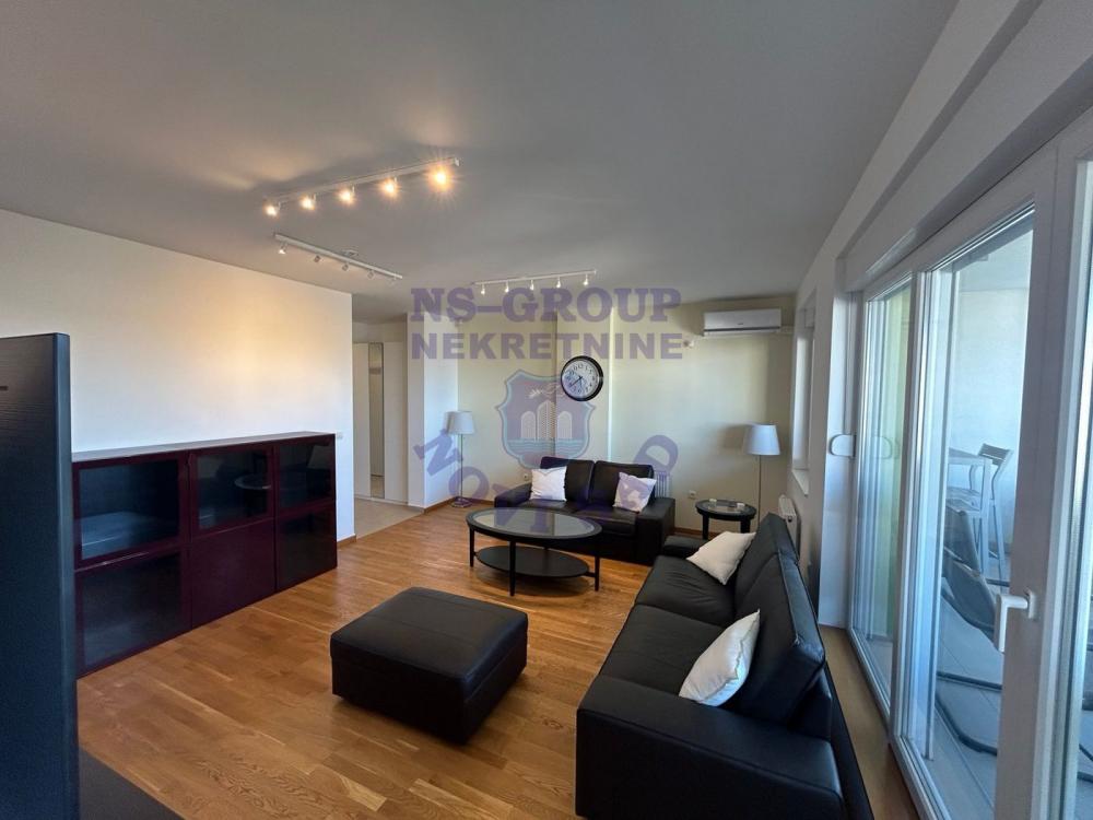 Slika 1 - Odlican cetvorosoban stan na Bulevaru Patrijarha Pavla!