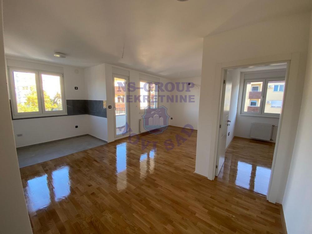 Glavna slika -Odlican cetvorosoban stan na Telepu!