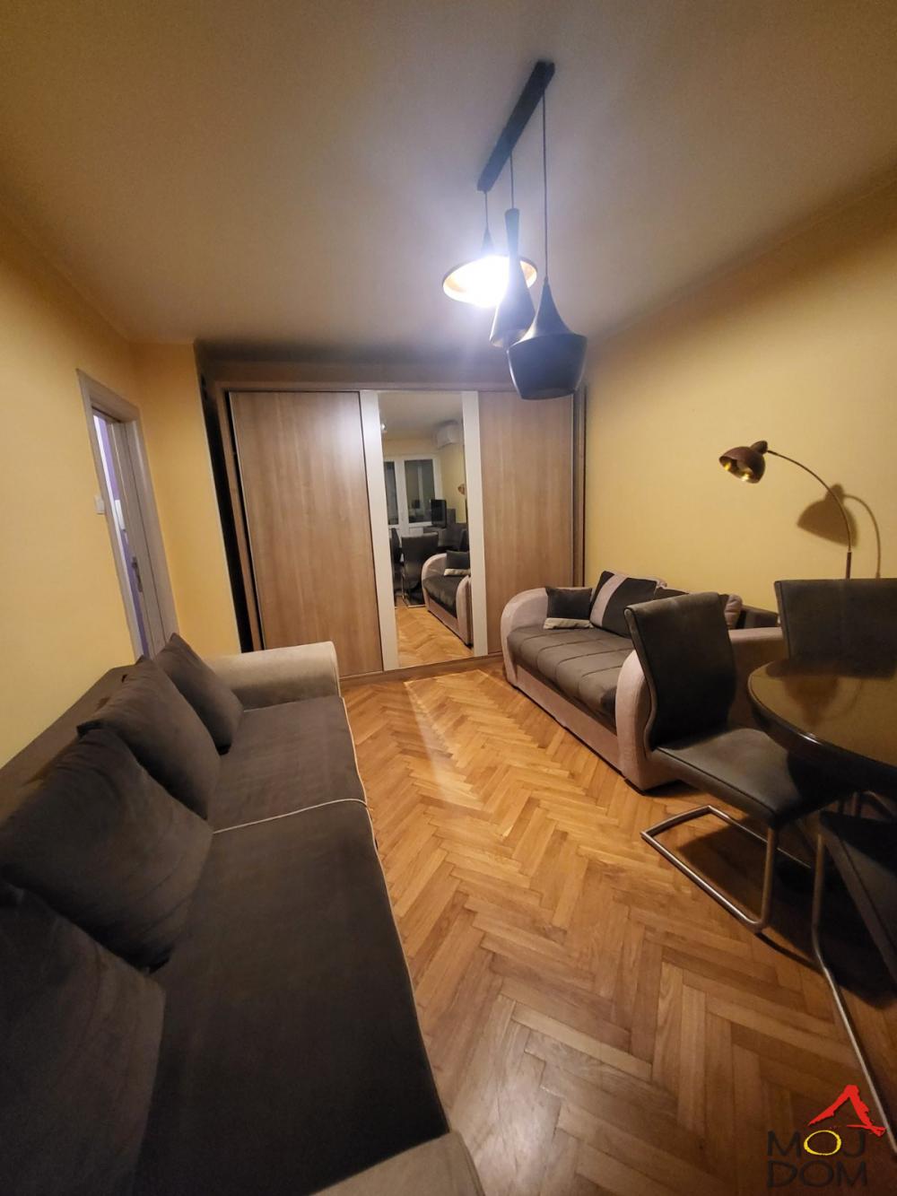 Slika 2 - Stan,NOVI SAD,BULEVAR,kv: 29, € 95790, ID: 1031845