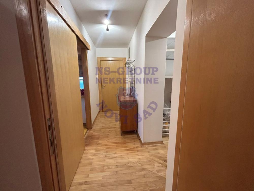 Slika 9 - Odlican dvosoban stan u Centru!