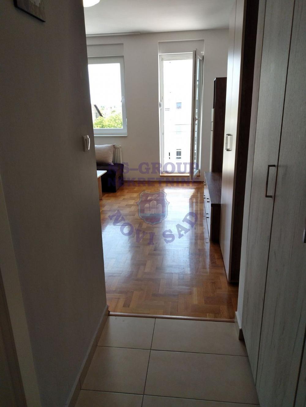 Slika 2 - Jednosoban, 24m2, Bulevar patrijarha Pavla (Somborski bulevar) Novi Sad, sa terasom, ima lift