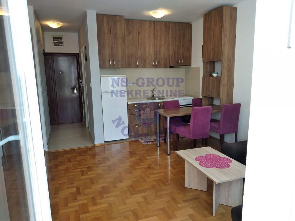 Slika 1 - Jednosoban, 24m2, Bulevar patrijarha Pavla (Somborski bulevar) Novi Sad, sa terasom, ima lift