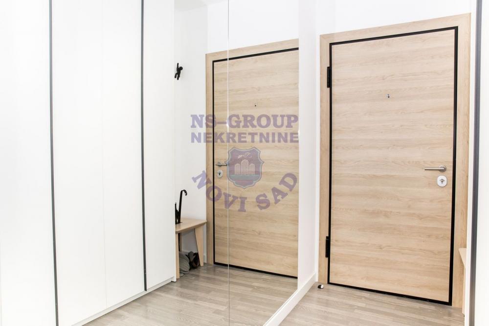 Slika 1 - Trosoban, 63m2, Podbara Novi Sad, sa terasom, ima lift