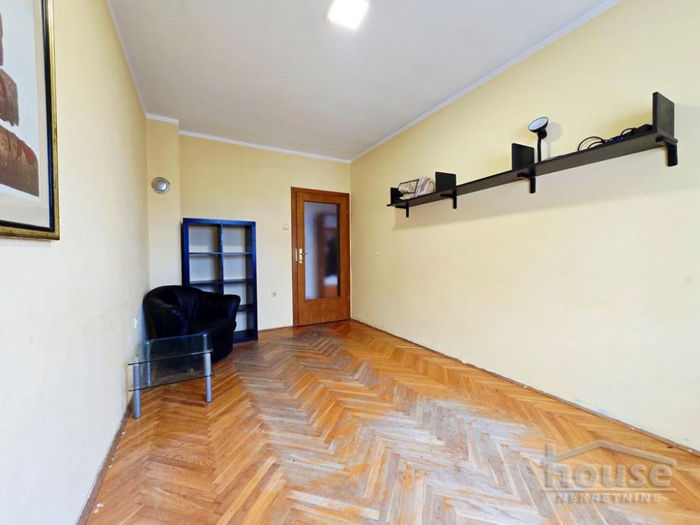 Slika 3 - Stan,NOVI SAD,CENTAR,kv: 43.00, € 105000, ID: 1065433