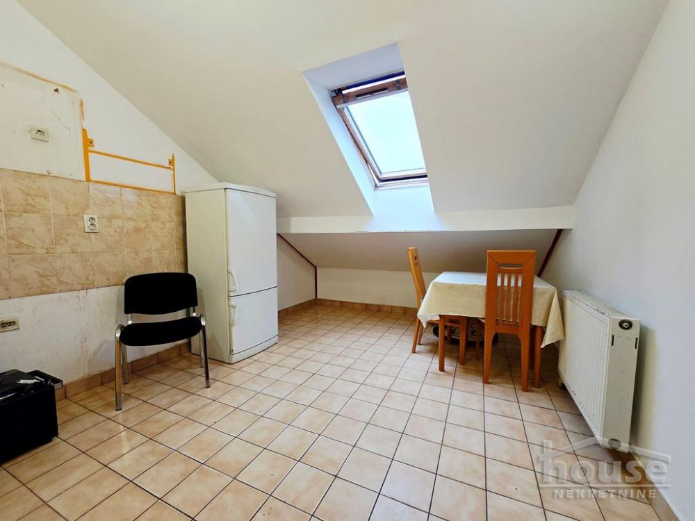 Slika 4 - Stan,NOVI SAD,CENTAR,kv: 43.00, € 105000, ID: 1065433