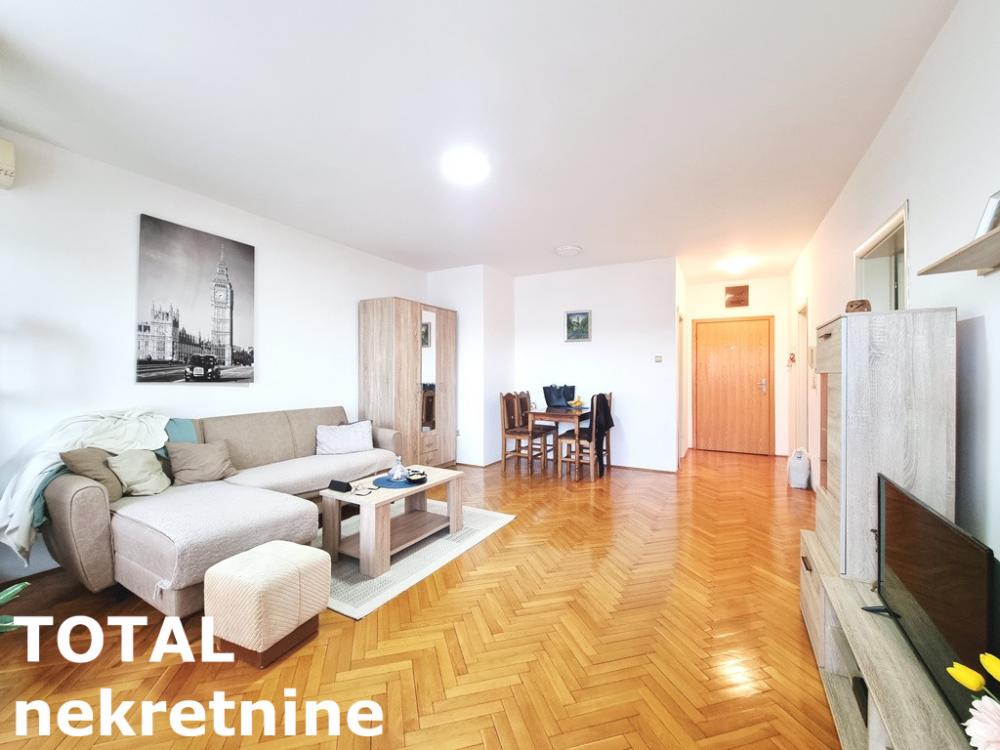 Slika 1 - Stan,NOVI SAD,BULEVAR,kv: 50.00, € 144800, ID: 1102244