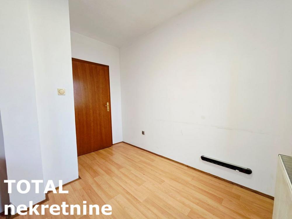 Slika 7 - Stan,NOVI SAD,CENTAR,kv: 43.00, € 105000, ID: 1102281