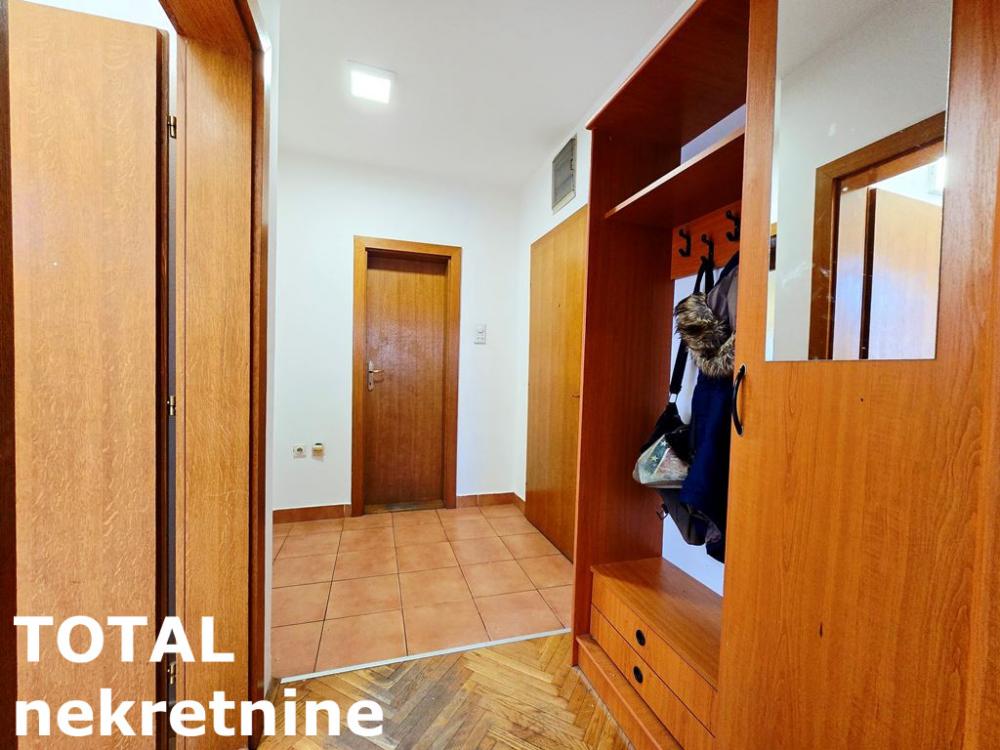 Slika 10 - Stan,NOVI SAD,CENTAR,kv: 43.00, € 105000, ID: 1102281