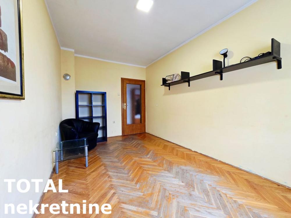 Slika 2 - Stan,NOVI SAD,CENTAR,kv: 43.00, € 105000, ID: 1102281