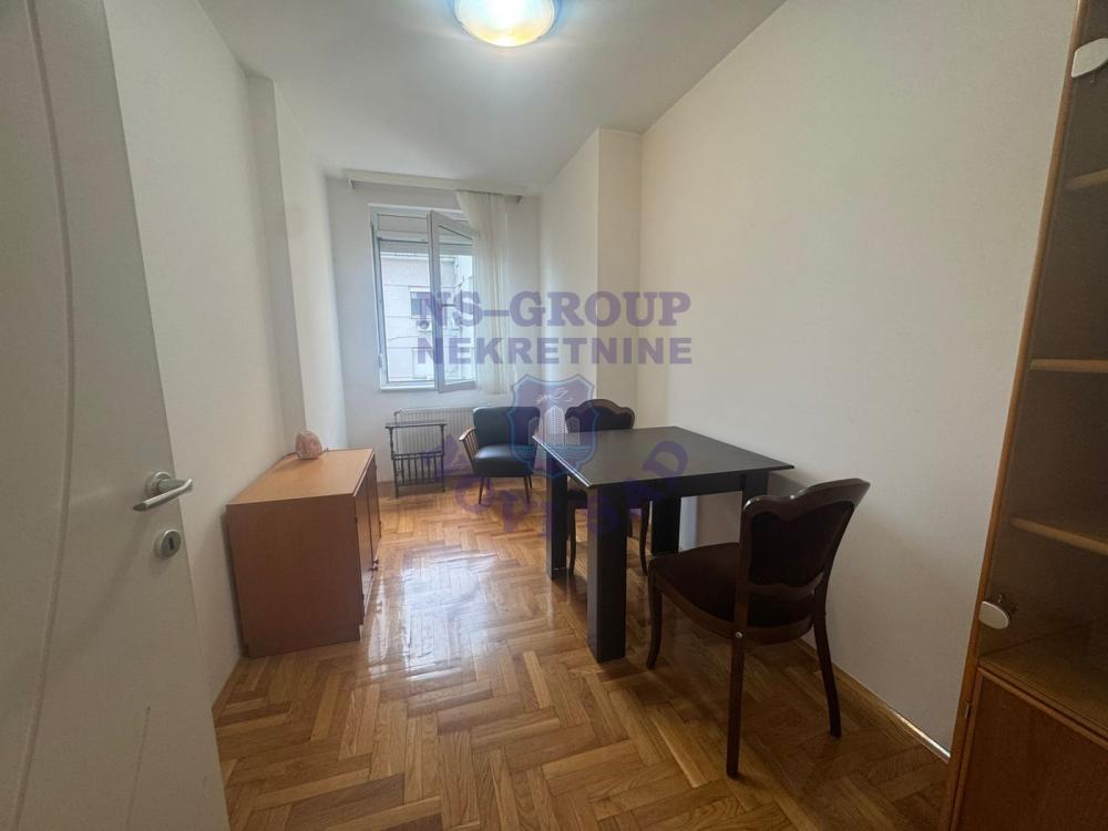 Slika 2 - Prodaja stana, Sajmište Novi Sad