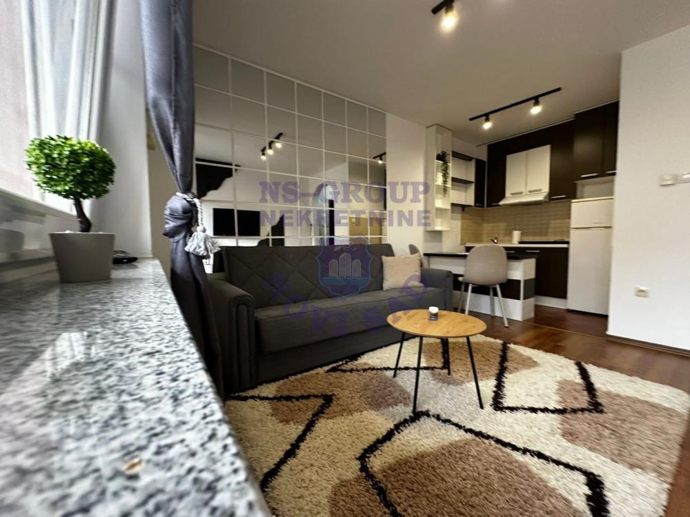 Glavna slika -Prodaja stana, 24m2, Nova Detelinara Novi Sad, sa terasom, ima lift