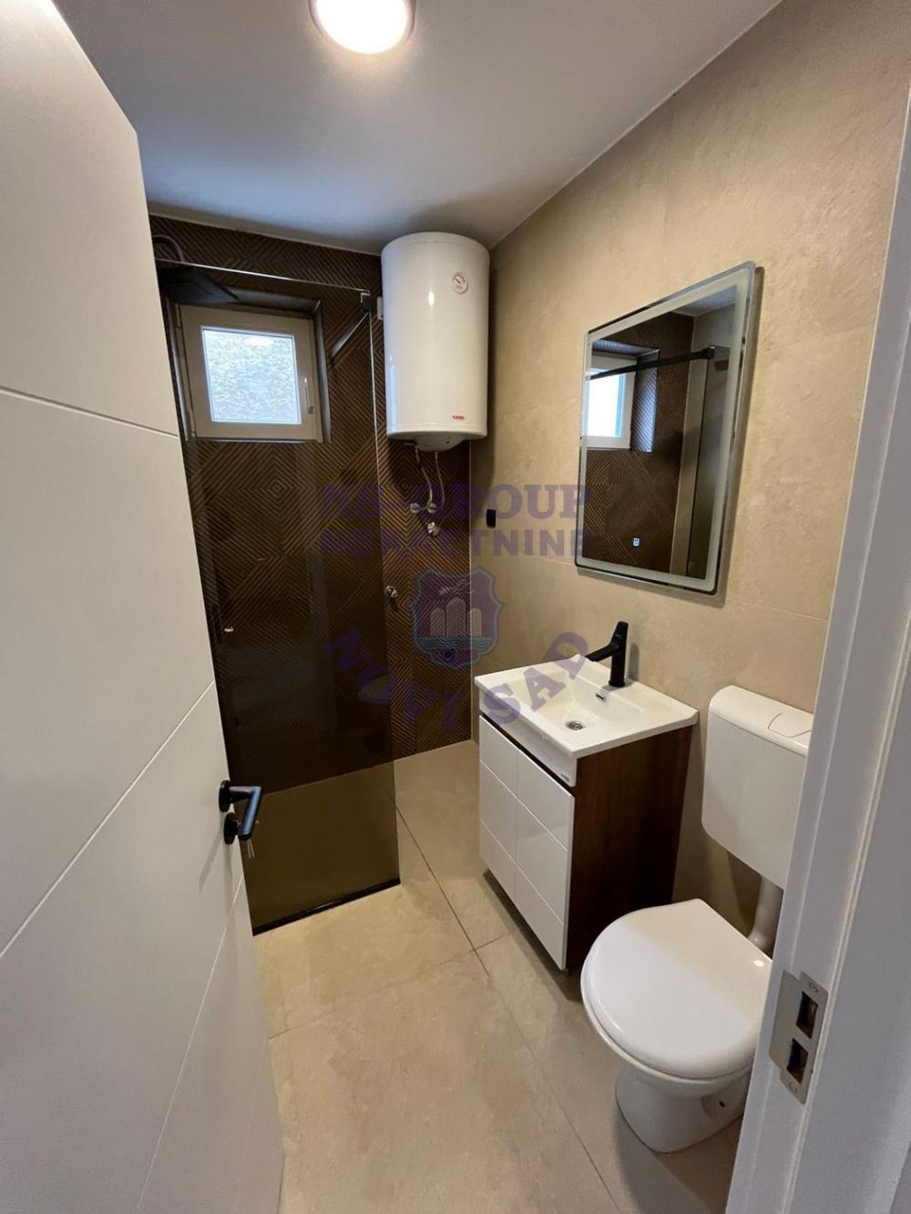 Slika 4 - Odlican trosoban stan u Novom Sadu