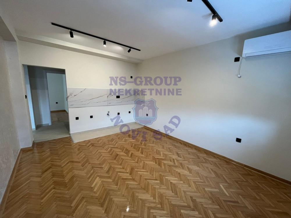 Slika 10 - Odlican trosoban stan u Novom Sadu