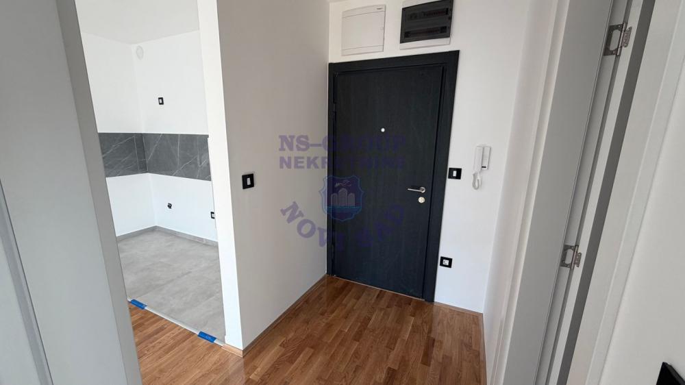 Slika 4 - Dvosoban, 44m2, Telep Novi Sad, sa terasom, ima lift