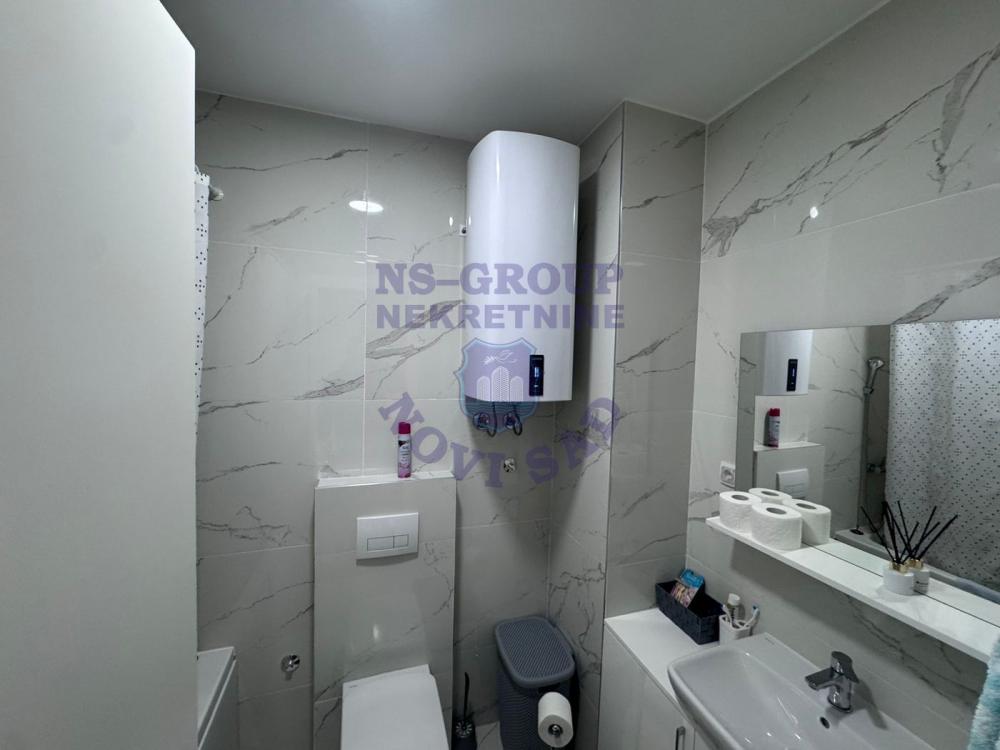 Slika 5 - Prodaja stana, Bulevar oslobođenja Novi Sad, sa terasom, ima lift