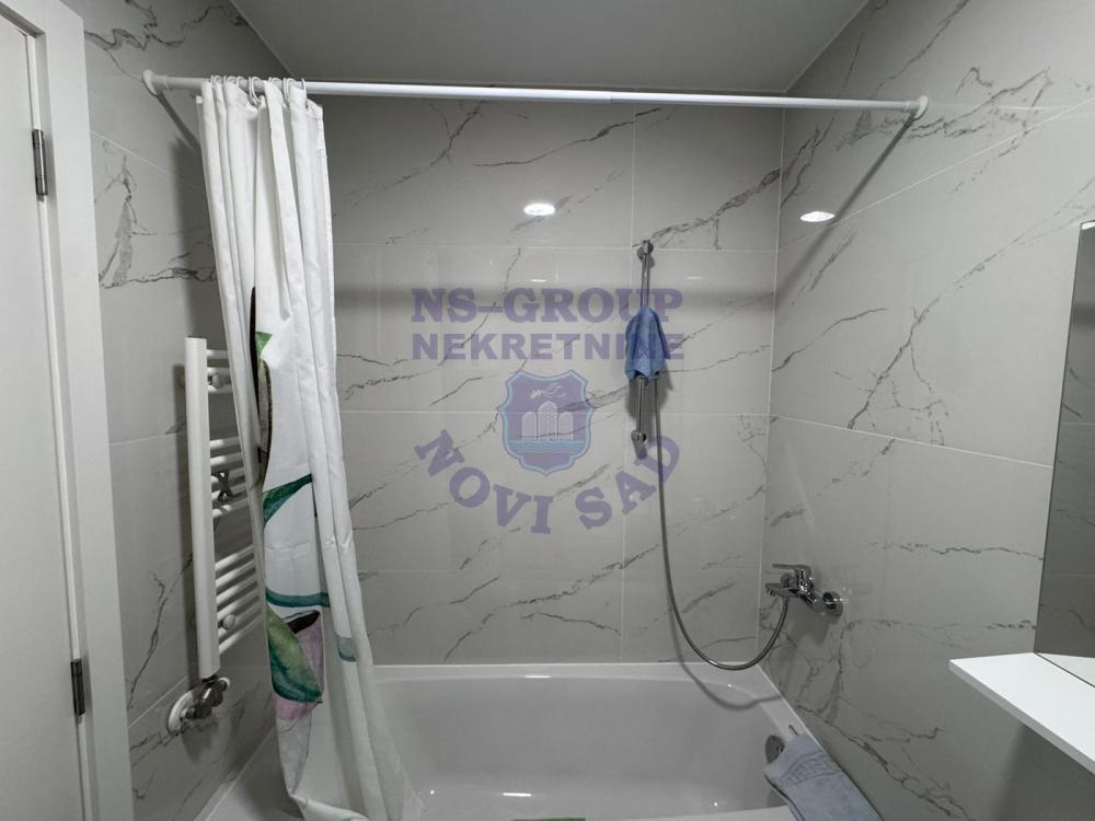 Slika 9 - Prodaja stana, Bulevar oslobođenja Novi Sad, sa terasom, ima lift