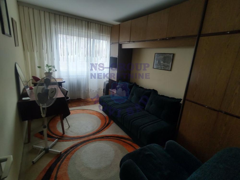 Slika 6 - Troiposoban, 74m2, Novo naselje Novi Sad, sa terasom, ima lift