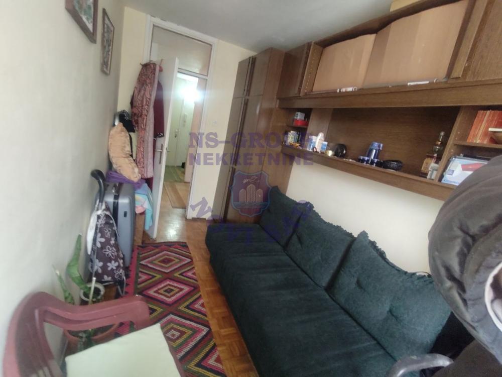 Slika 9 - Troiposoban, 74m2, Novo naselje Novi Sad, sa terasom, ima lift