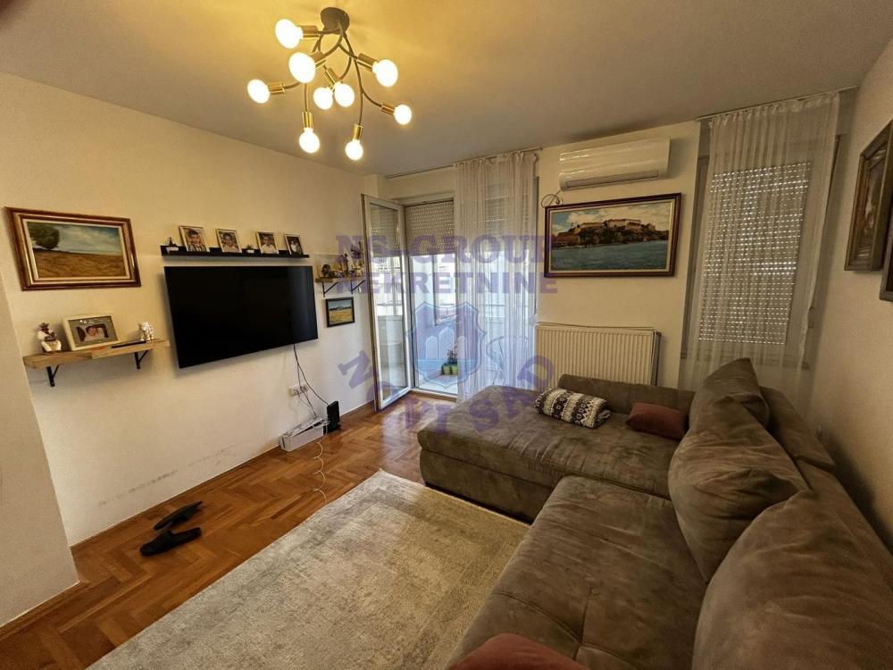 Glavna slika -Fantastican stan na Bulevaru Oslobodjenja 92m2