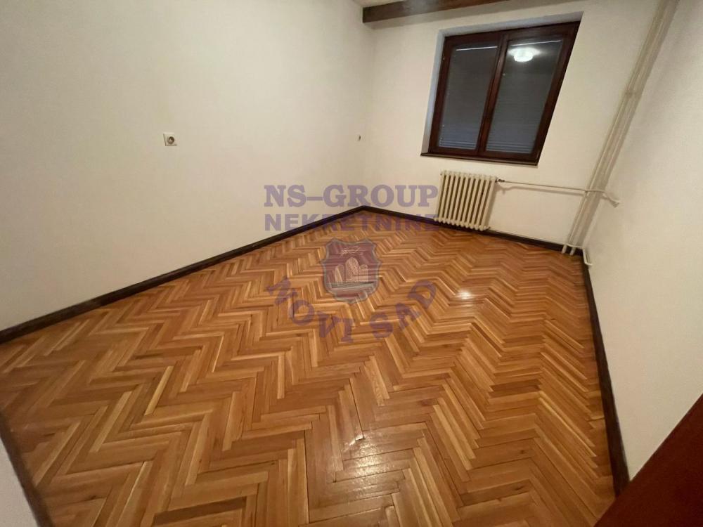 Slika 5 - 561241-Četvorosoban-83m2-Somborski bulevar