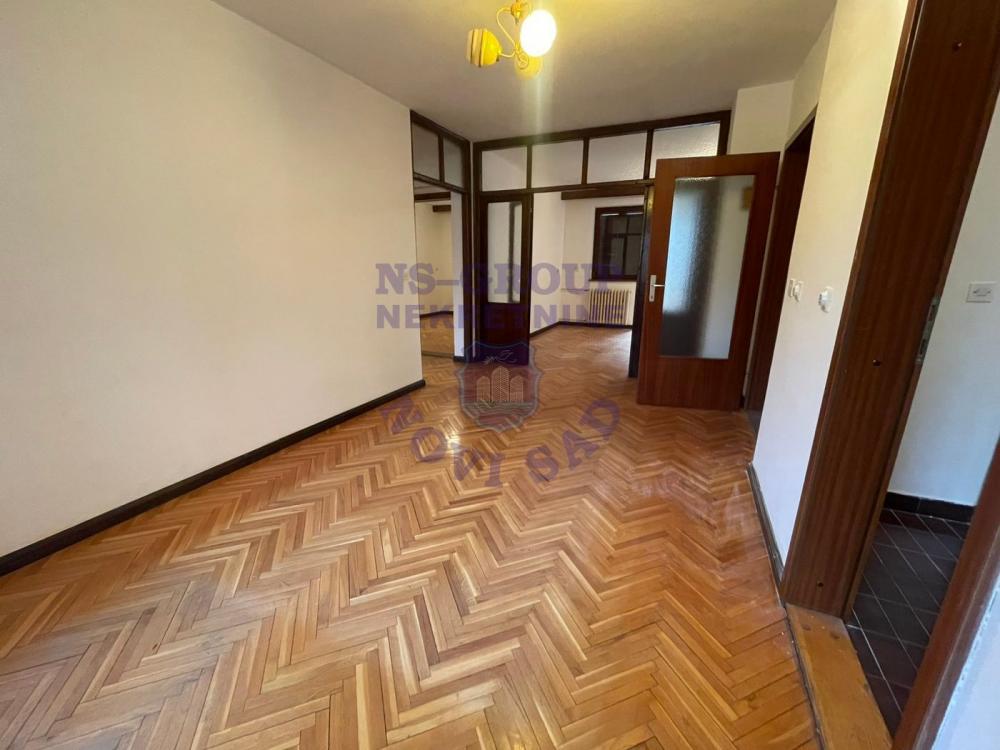 Slika 1 - 561241-Četvorosoban-83m2-Somborski bulevar