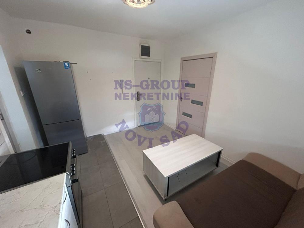 Slika 1 - Jednoiposoban, 29m2, Veternik Novi Sad, sa parkingom