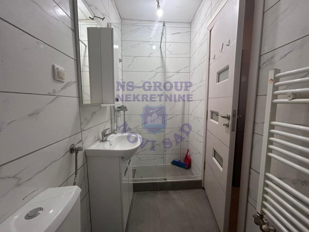 Slika 5 - Jednoiposoban, 29m2, Veternik Novi Sad, sa parkingom