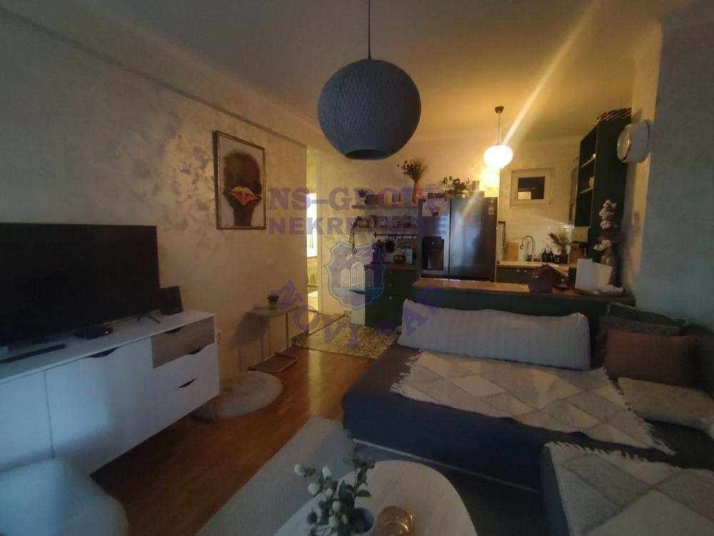 Slika 4 - Četvorosoban, 93m2, Grbavica Novi Sad, sa terasom, ima lift