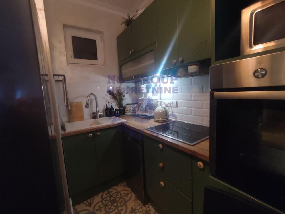 Slika 6 - Četvorosoban, 93m2, Grbavica Novi Sad, sa terasom, ima lift