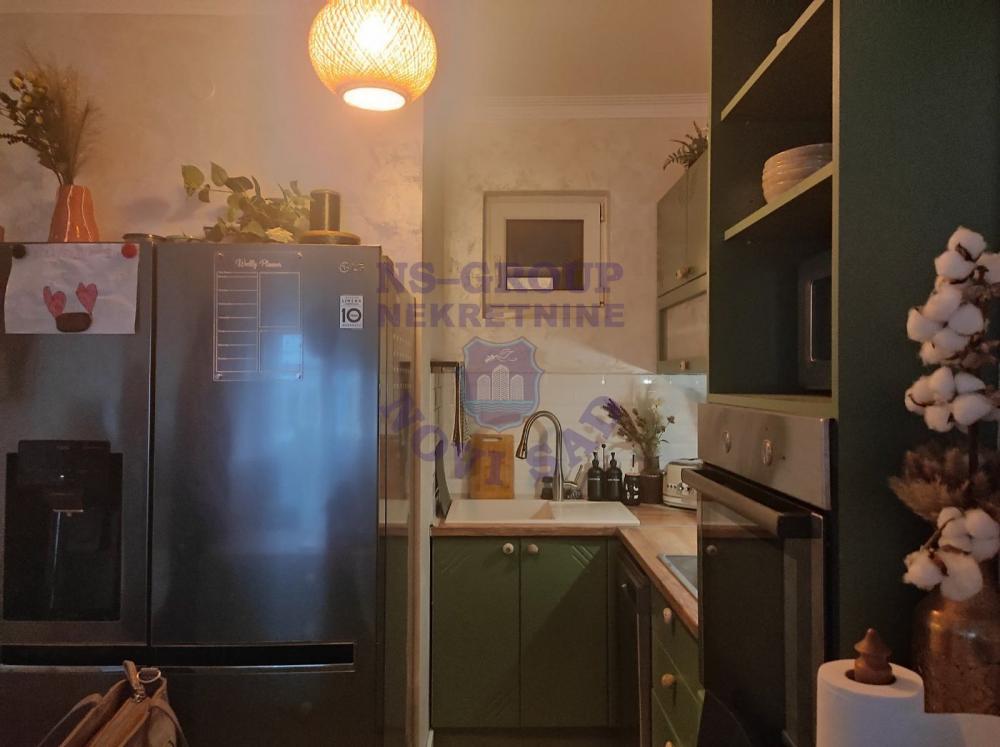 Slika 7 - Četvorosoban, 93m2, Grbavica Novi Sad, sa terasom, ima lift