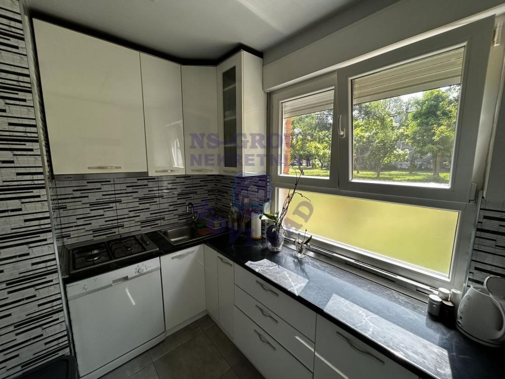 Slika 1 - Trosoban stan na Novom Naselju 75m2